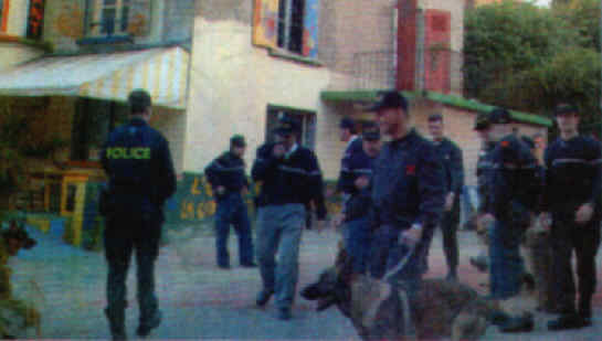 pour tout rponse - ils envoient la police . . .